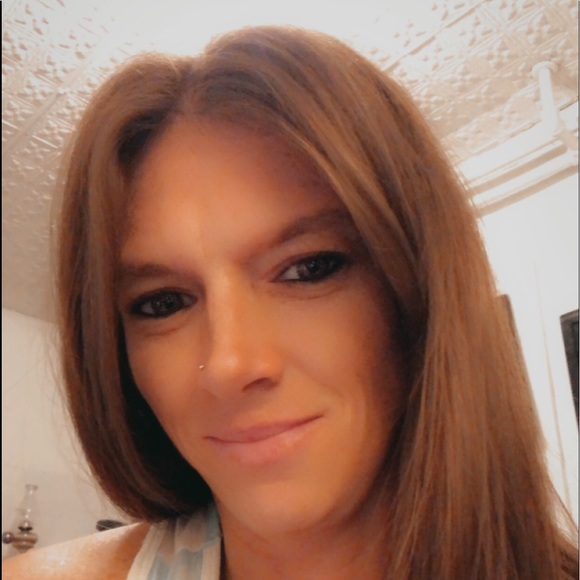 Meet your Posher, Carrie - Picture 1 of 1